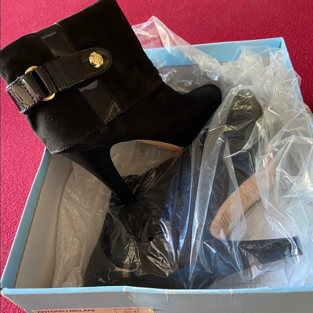 Antonio Melani 3” heeled Black Boots